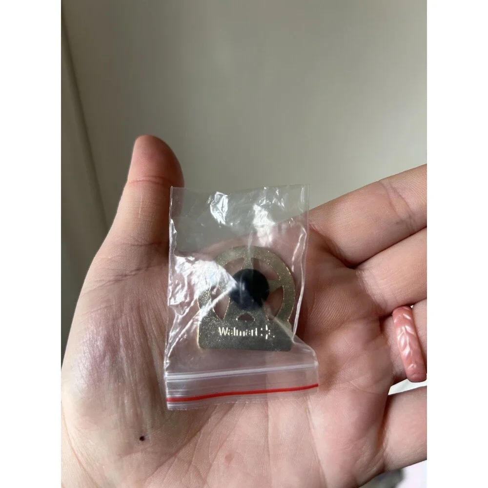 Wal-Mart I Make a Difference Vintage Tack Pin T-5947